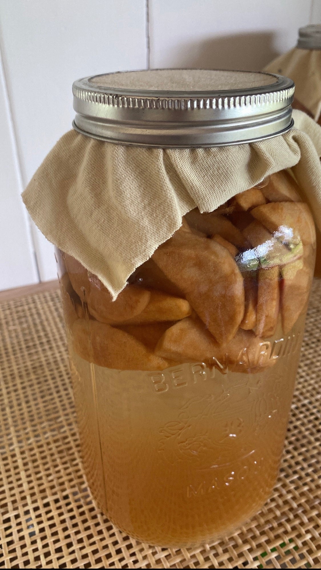 Homemade Apple Cider Vinegar – Harlowe Green