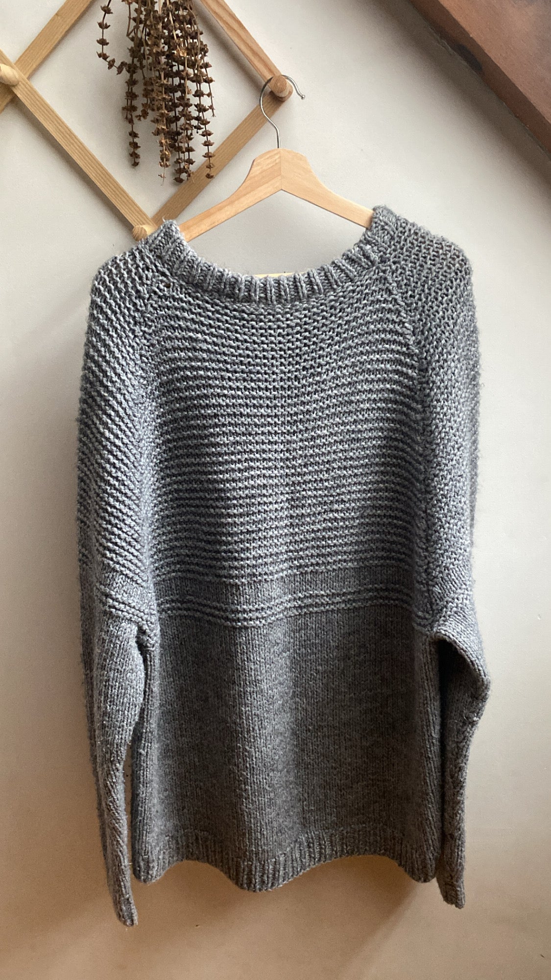 Vintage 091: Handknit Wool Pullover