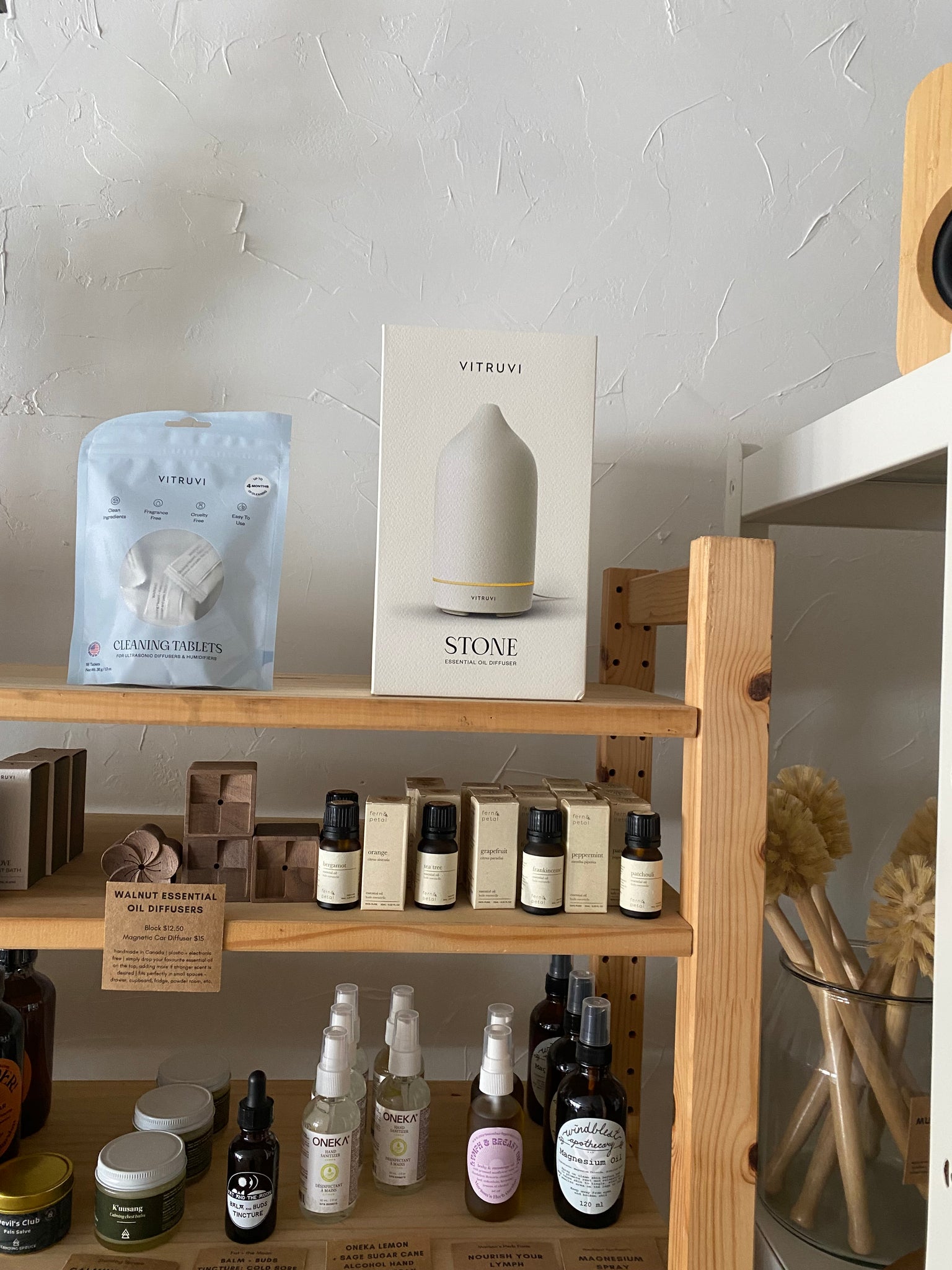 Vitruvi Stone Diffuser | white